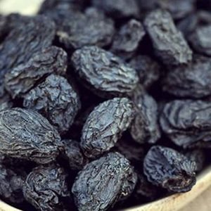 Black raisin (250gm) rich in iron